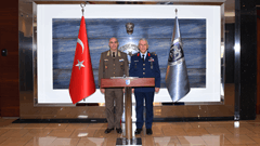 Macaristan Silahlı Kuvvetleri Müşterek Harekât Komutanlığı Komutanı Tümgeneral Laszlo Istvan ANTAL’ın Ziyareti 1 / 4  1 / 4