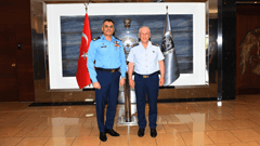 Hava Kuvvetleri Komutanı Hava Orgeneral Ziya Cemal KADIOĞLU’nun, Pakistan Hava Kuvvetleri Harekât Başkanı Tümgeneral Ahmed AURANGZEB’i Kabulü 1 / 2  1 / 2