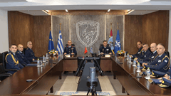 Muharip Hava Kuvveti Komutanı Hv.Org. Rafet DALKIRAN, Yunanistan Taktik Hava Kuvveti Komutanı Hv.Korg. Panagiotis GEORGAKOPOULOS'u Ziyaret Etti 1 / 1  1 / 1