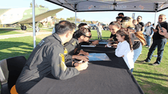 SOLOTÜRK İmza Günü 7 / 11  7 / 11