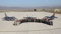 Hava Kuvvetleri Komutanı Hava Orgeneral Ziya Cemal KADIOĞLU, KIZILELMA İnsansız Savaş Uçağı ile Aynı Kolda Uçtu 1 / 16  1 / 16