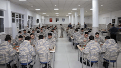 Mehmetçiklerimiz İlk Sahurlarını Yaptı 7 / 7  7 / 7