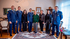 Fedakâr Türk Kadını Her Zaman Ordusunun Yanında 1 / 6  1 / 6