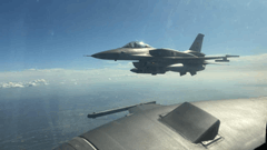 Balkan Şehitlerini Anma Günü etkinlikleri Muharip Uçak Geçişi 2 / 3  2 / 3