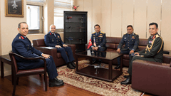 Lieutenant General Dato’ Nur Hafis Bin ABDUL KARIM, Deputy Chief of the Royal Malaysian Air Force, Visited the Air Force Headquarters 2 / 6  2 / 6