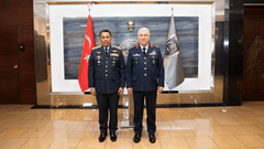 Lieutenant General Dato’ Nur Hafis Bin ABDUL KARIM, Deputy Chief of the Royal Malaysian Air Force, Visited the Air Force Headquarters 1 / 6  1 / 6