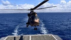 Gemiye İniş-Kalkış Eğitimi Başarıyla İcra Edildi 1 / 4  1 / 4