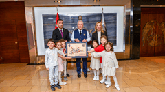 Hava Kuvvetleri Komutanı Hava Orgeneral Ziya Cemal KADIOĞLU, Sabiha GÖKÇEN Gündüz Bakımevinin Minik Öğrencilerini Kabul Etti 1 / 5  1 / 5