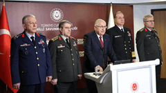 Hava Kuvvetleri Komutanı Hava Orgeneral Ziya Cemal KADIOĞLU’nun, Uluslararası Savunma Havacılık ve Uzay Sanayi Fuarı (SAHA 2026) Ziyaretleri 1 / 16  1 / 16