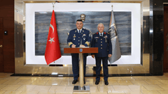 Romanya Hava Kuvvetleri Komutanı Korgeneral Leonard Gabriel BARABOI'nin Ziyareti 1 / 4  1 / 4