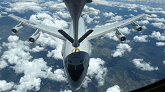 E-3A AWACS Uçağına Havada Yakıt İkmali Gerçekleştirdi 2 / 2  2 / 2