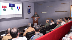 NATO Hava Unsur Komutanlığı Görevi Devredildi 1 / 2  1 / 2