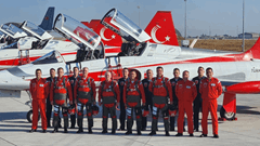 Hava Kuvvetleri Komutanı Hava Orgeneral Ziya Cemal KADIOĞLU’nun Türk Yıldızlarıyla Uçuşu 1 / 1  1 / 1