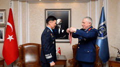 Visit of the Korean Air Force Commander General Lee YOUNGSU 4 / 5  4 / 5