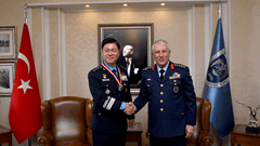 Visit of the Korean Air Force Commander General Lee YOUNGSU 3 / 5  3 / 5