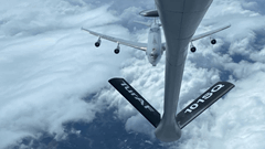 NATO E-3A AWACS Uçağına Romanya Hava Sahası Üzerinde Yakıt İkmali Yapıldı 3 / 3  3 / 3